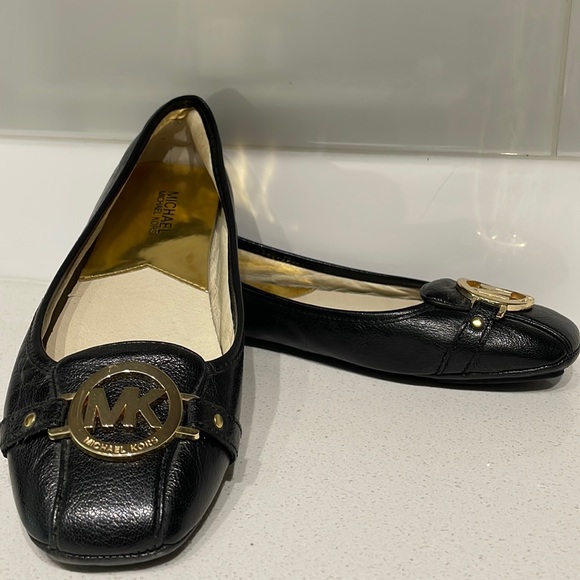 Michael Kors Moccasin Flats - Picture 1 of 5
